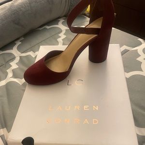 Lauren Conrad pump
